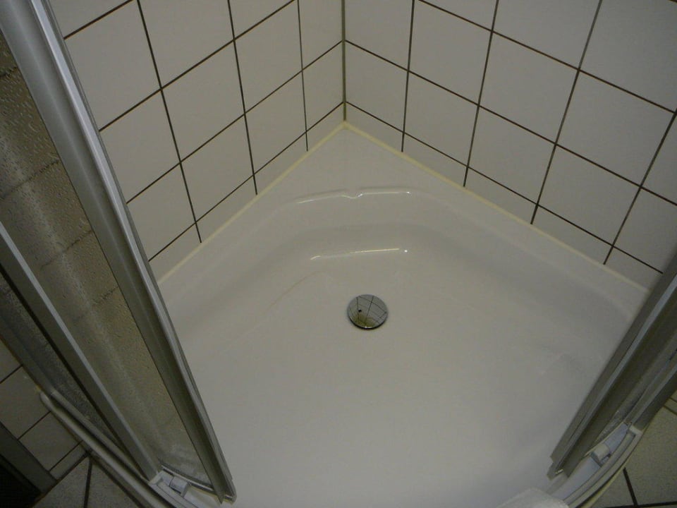 Dusche (sehr sauber) DAS SCHMÖCKWITZ