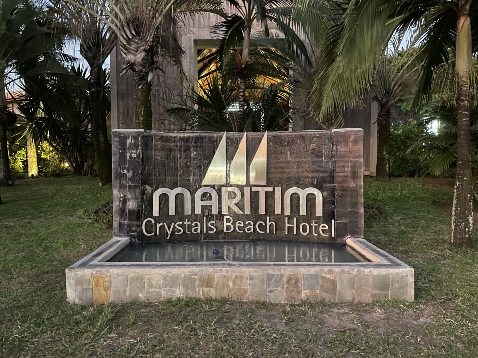 Außenansicht Crystals Beach Resort Belle Mare, a member of Radisson Individuals