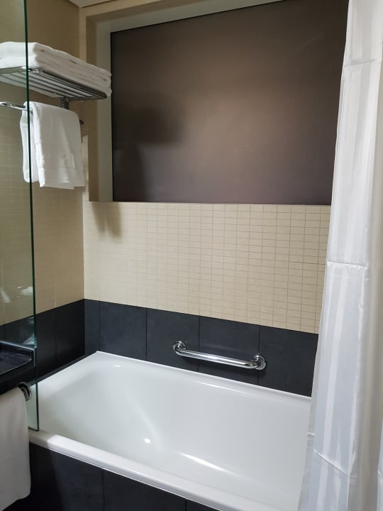 Zimmer Rose Rayhaan by Rotana