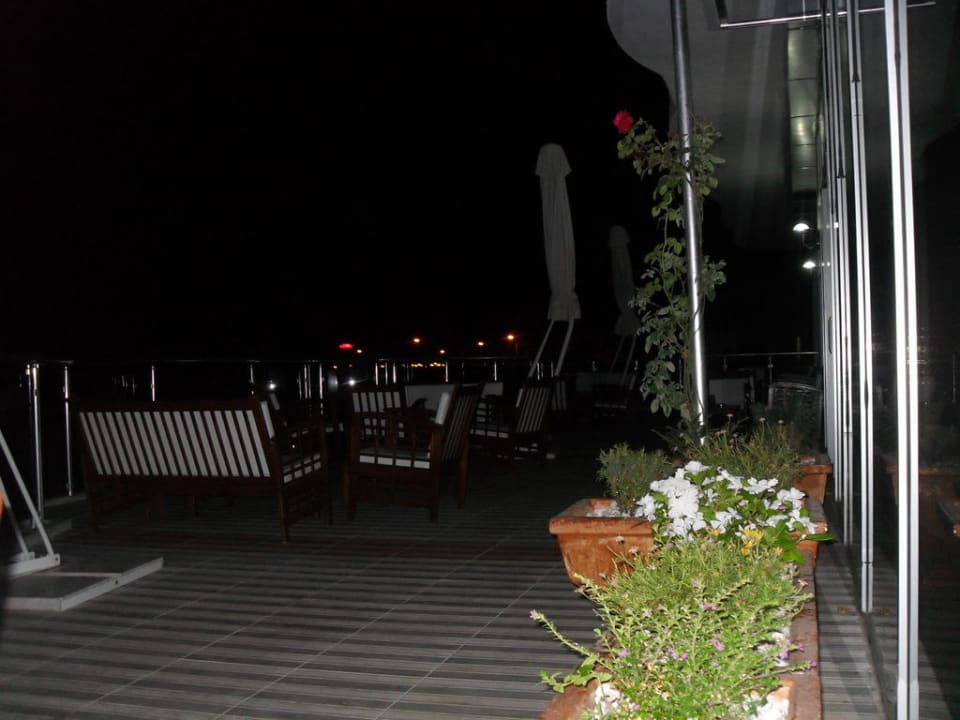 Lobby bar buiten Hotel Sidekum