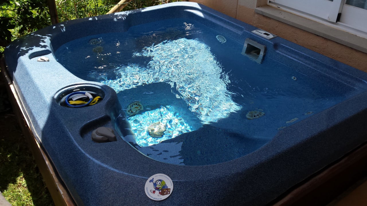 Eigener Whirlpool im Deluxe Appartment VIVA Cala Mesquida Resort & Spa