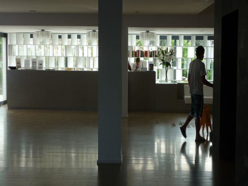 Neue Rezeption am Haupteingang Iberostar Waves Bahia de Palma