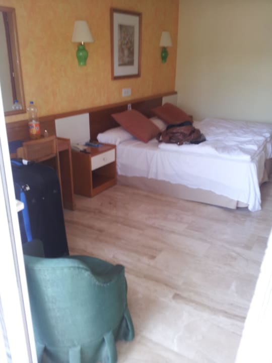 Sehr geräumiges Doppelzimmer, immer sauber Grupotel Montecarlo