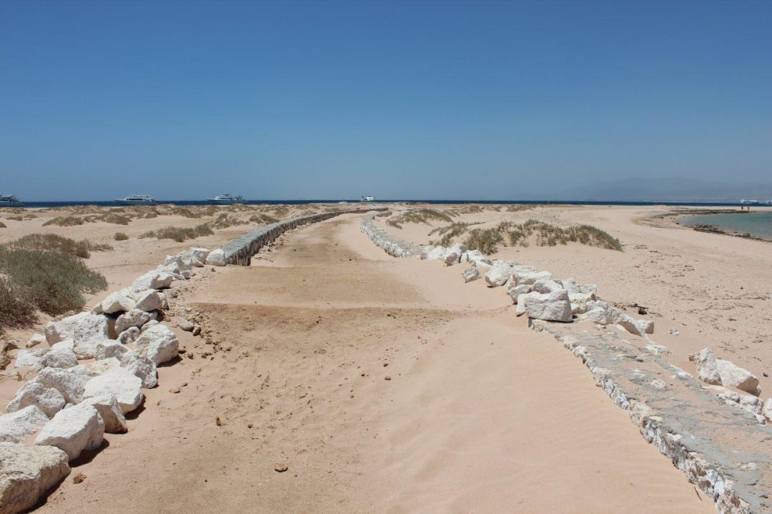 Die vorgelagerte Sandbank Hotel Sheraton Soma Bay Resort