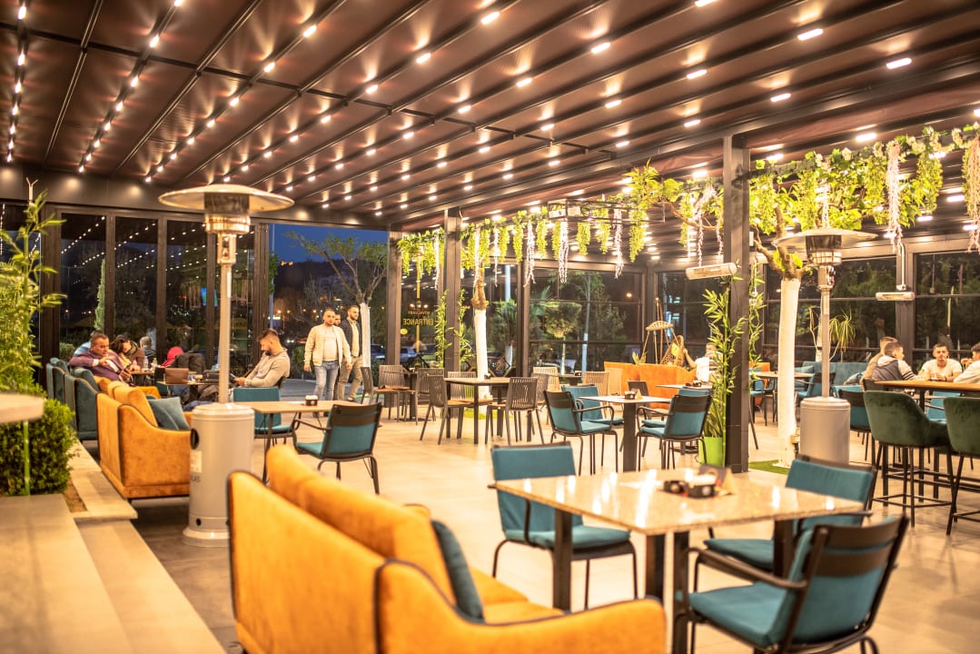 Gastro Royal East Resort