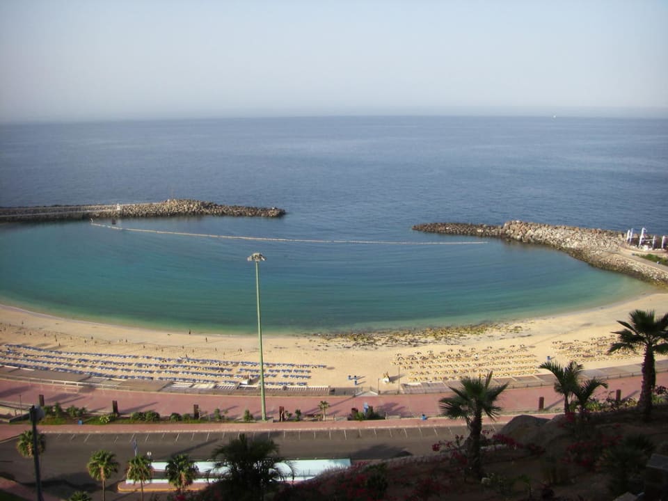 Blick auf den Strand von Amadores Gloria Palace Royal Hotel & Spa