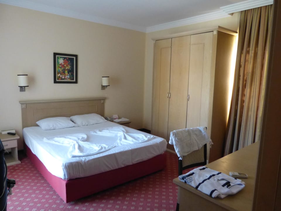 Schlafzimmer der Select Villa Papillon Ayscha