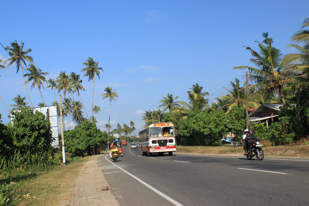 Vor dem Hotel Hotel Koggala Beach