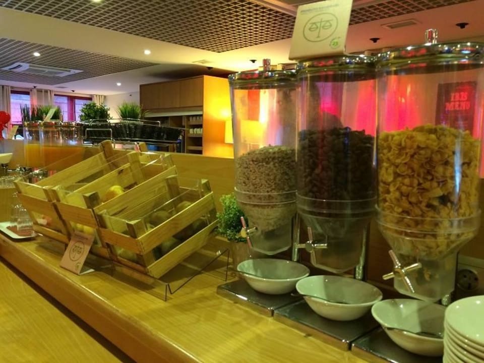 Breakfast 3 ibis Hotel Porto Centro