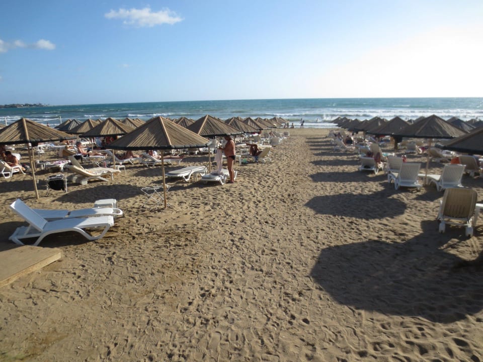 Strand am Mittelausgang Hotel Defne Star