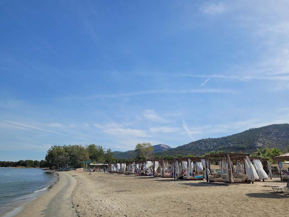 Strand Alea Hotel & Suites