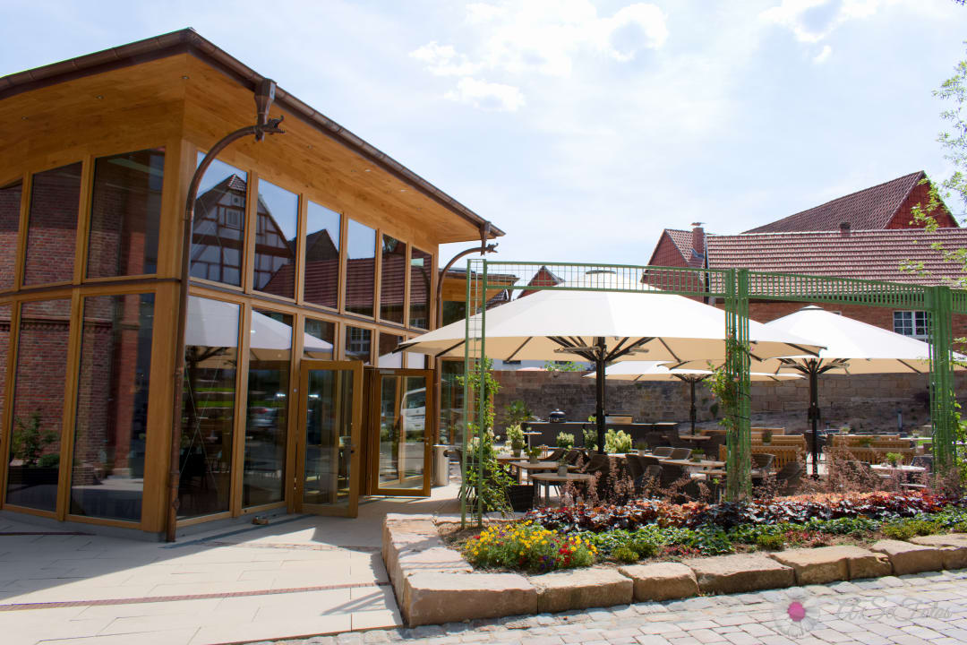 Außenansicht Hotel Brunnenhaus Schloss Landau