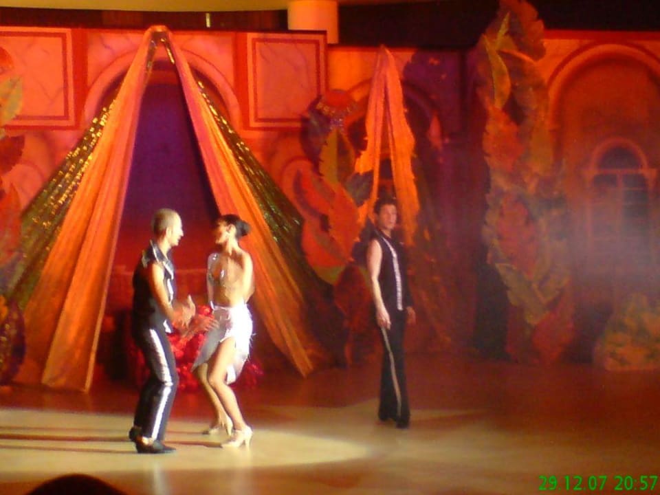Latinshow Lara Barut Collection
