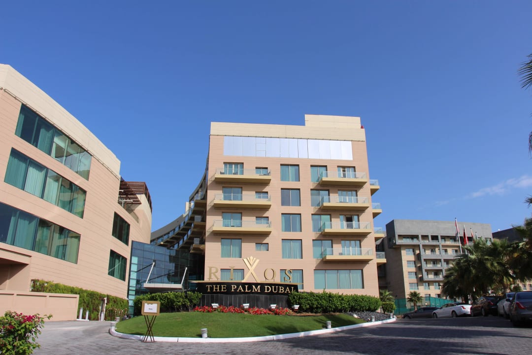 Das Hotel von Aussen  Rixos The Palm Hotel & Suites