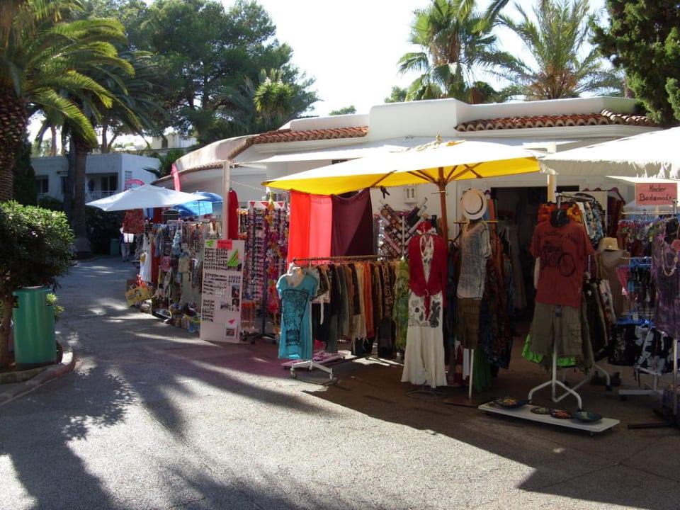 Geschäfte auf der Anlage TUI MAGIC LIFE Cala Pada