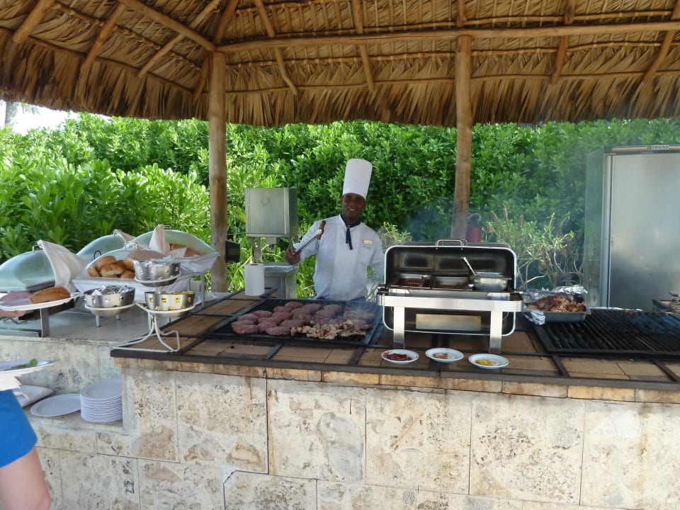 Strand Grill Mittags Secrets Royal Beach Punta Cana - Adults only