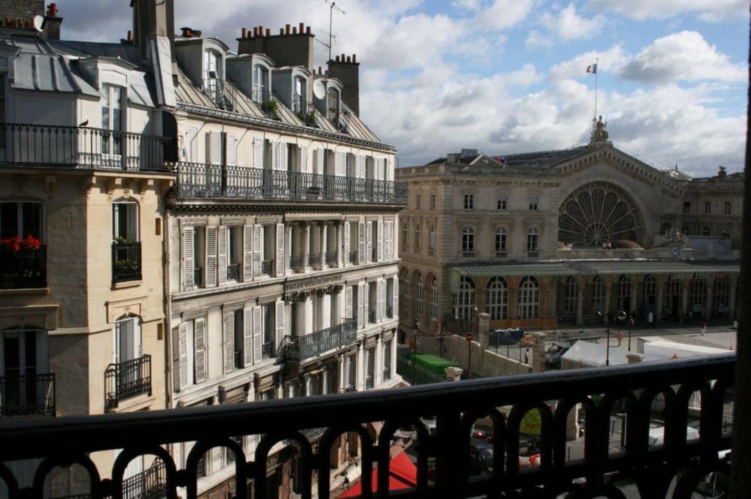 Ausblick auf den Gare de L'est Hotel Libertel Gare de L'Est Francais