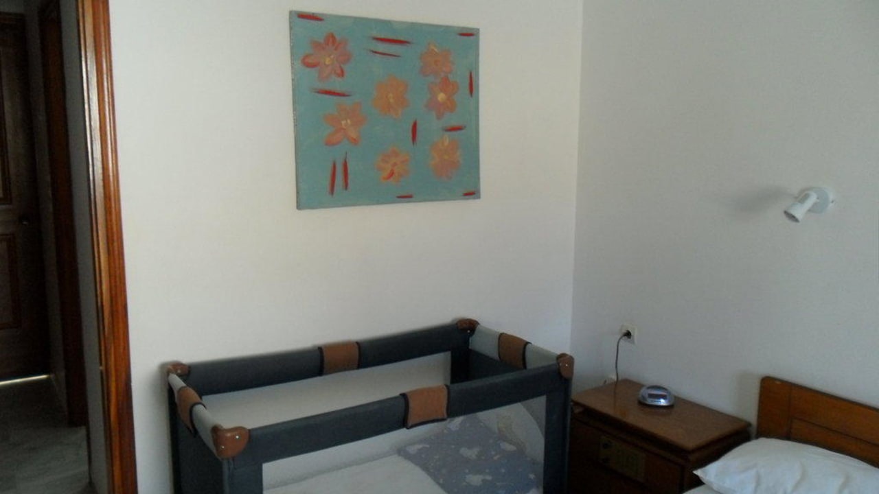 Doppelzimmer mit Gitterbett Hotel Klelia