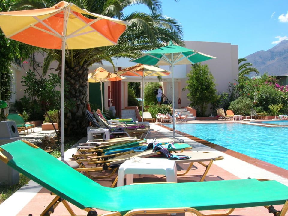 Pool und Liegen HARPIN Georgioupolis Resort Aquapark & SPA