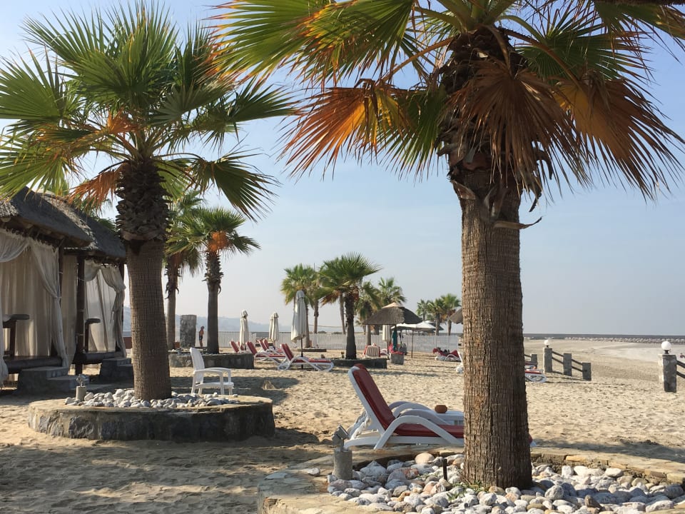 Strand The Cove Rotana Resort