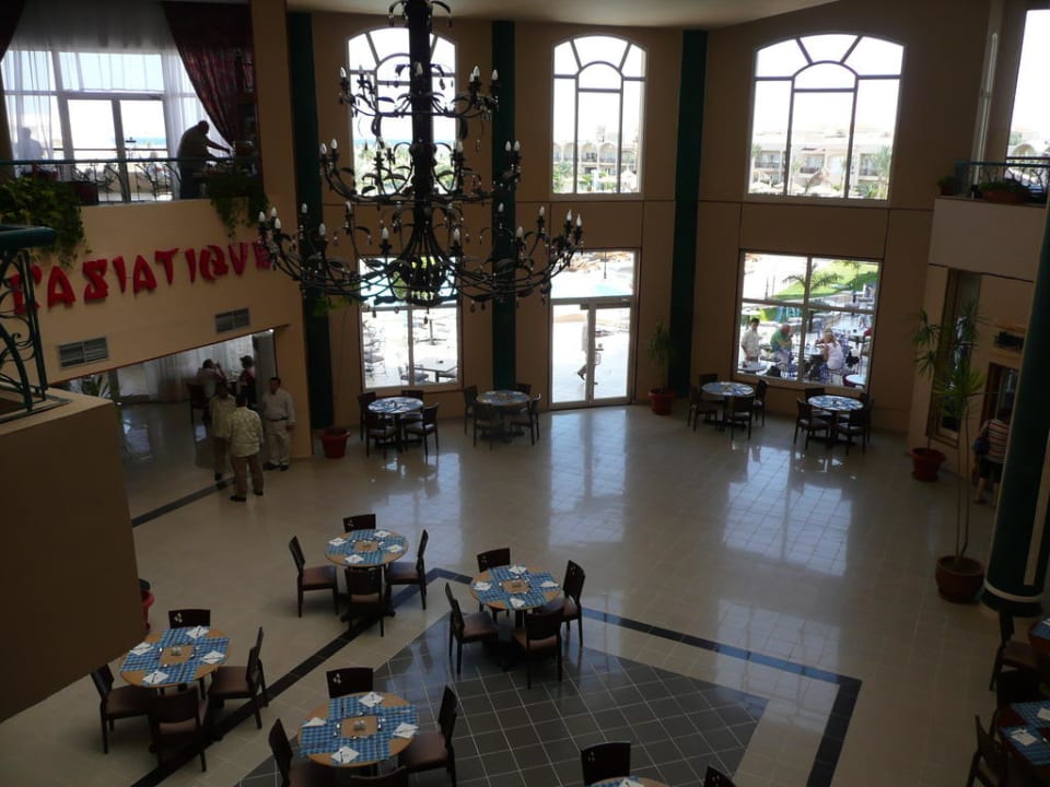 Restaurantbereich Pickalbatros Royal Moderna Resort-Sharm El Sheikh