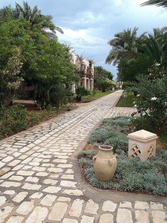 Gepflegte Wege Zita Beach Resort