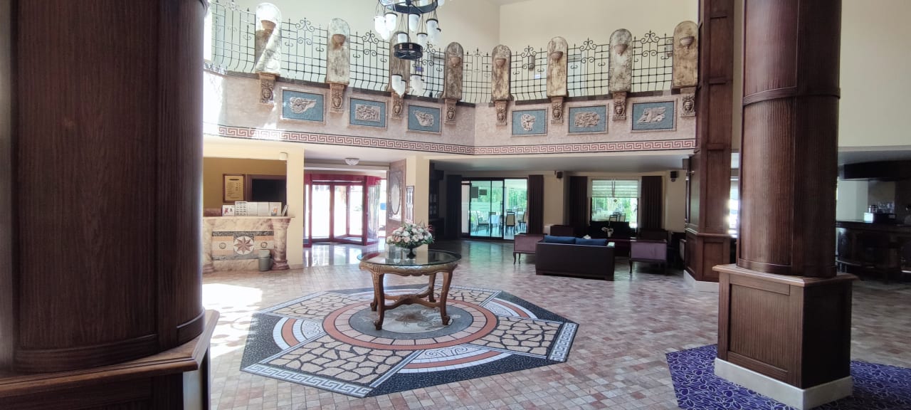 Lobby Side Villa