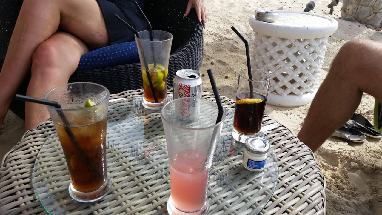 Strandbar Cocktails  The St. Regis Saadiyat Island Resort, Abu Dhabi