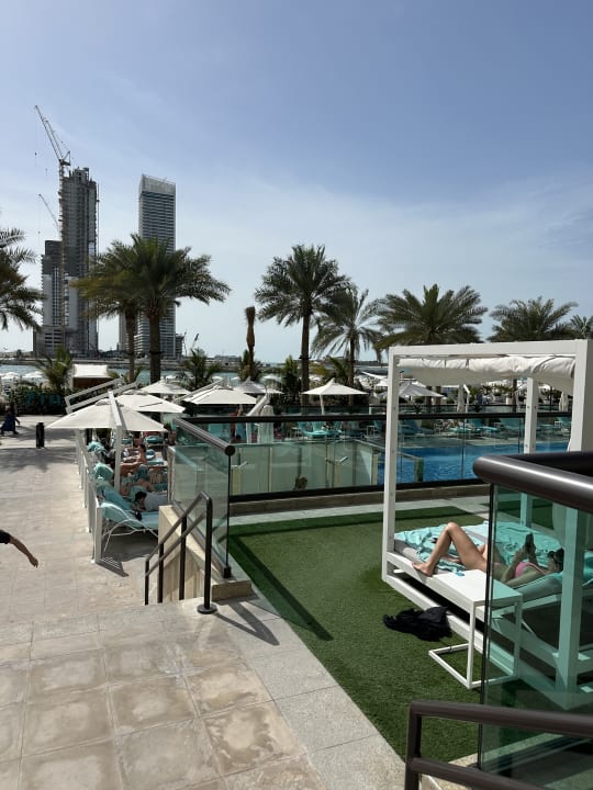 Pool Hilton Dubai Palm Jumeirah