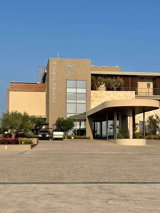 Außenansicht Portes Theros