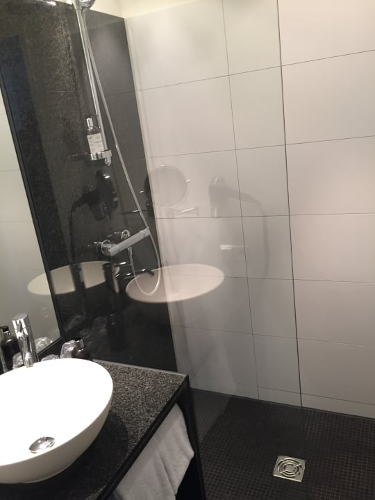 Zimmer Motel One Hamburg-Alster