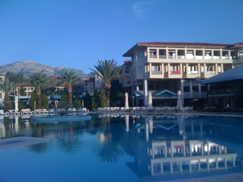 Ruhe am Pool - morgens früh um 8! Le Jardin Resort