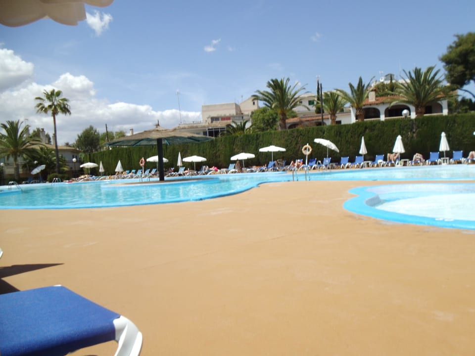 Saubere Poolumgebung JS Portocolom Suites