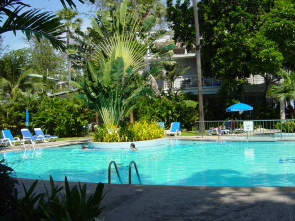 Gepflegter Pool Andaman Embrace Patong