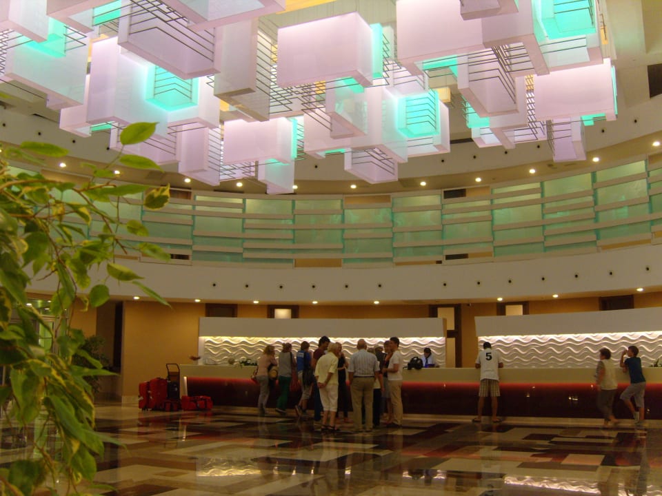 Neue Eingangshalle mit Reception VONRESORT Golden Coast