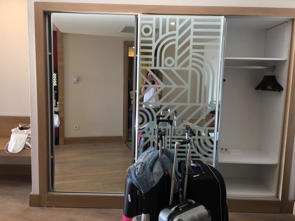 Schrank Hotel Delphin Imperial