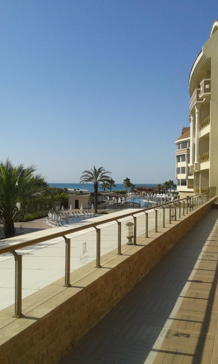 Sicht von der Dachterrasse  Kirman Belazur Resort & Spa