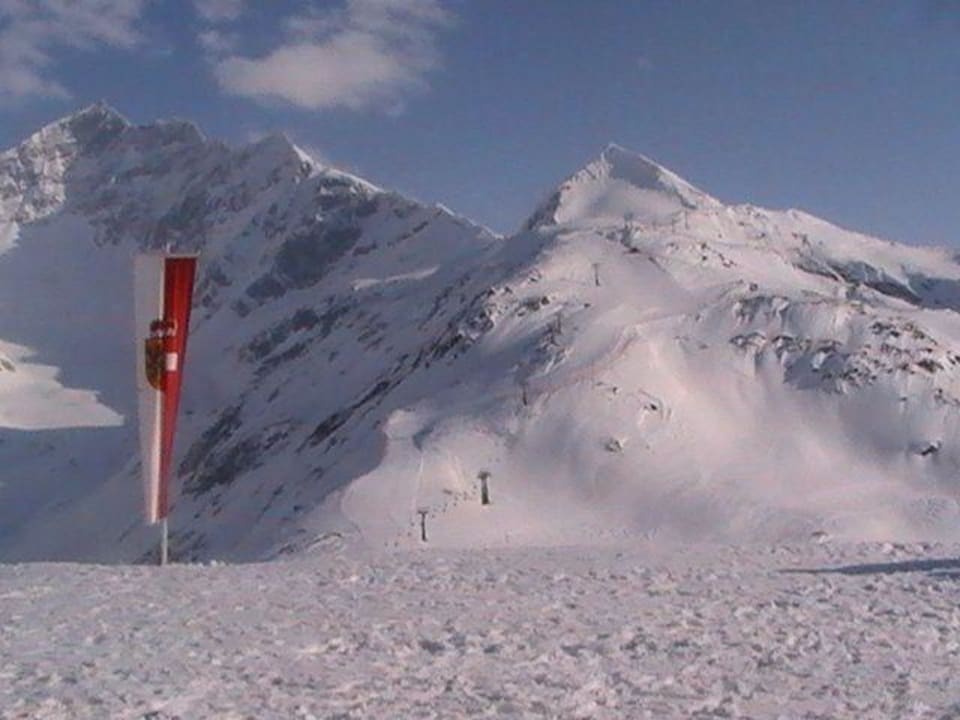 Blick auf Sessellift und Gipfelabfahrt Berghotel Rudolfshütte
