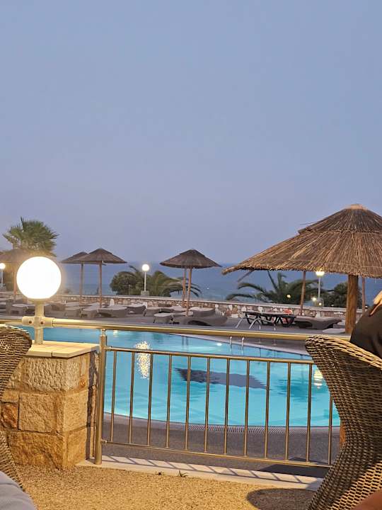 Pool Grand Blue Beach Hotel