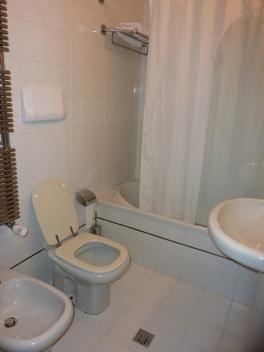 Badezimmer sauber und  geräumig Hotel Il Canova