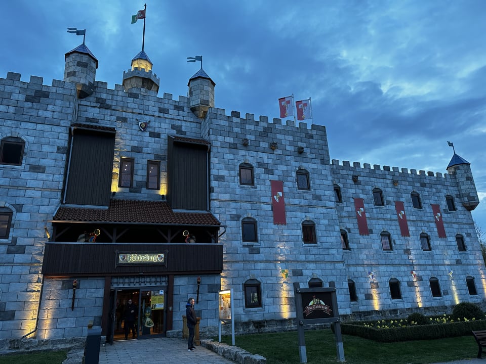 Außenansicht LEGOLAND Ritterburg & Königsburg & Drachenburg