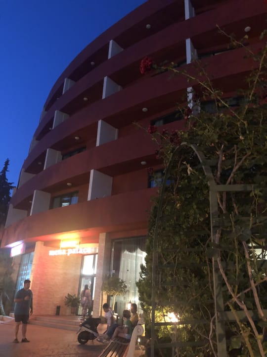 Außenansicht Hotel Mena Palace