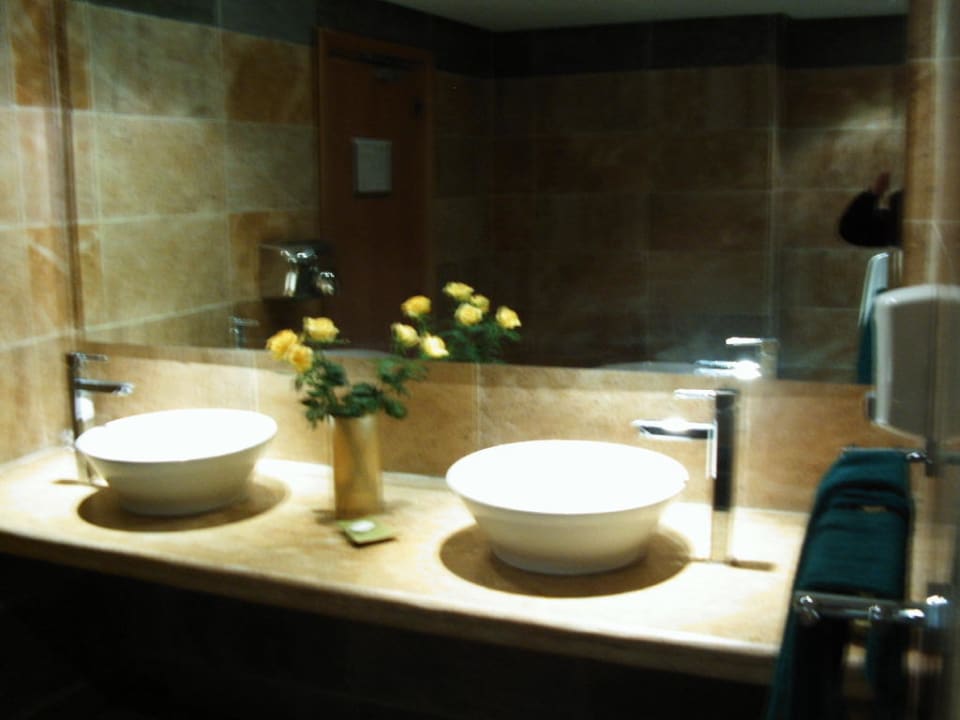 Toilette in der Lobby The Orangers Beach Resort and Bungalows