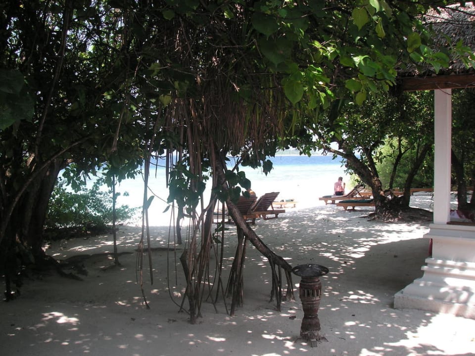 Aussicht nach rechts von der Bungiterrasse NH Collection Maldives Reethi Resort