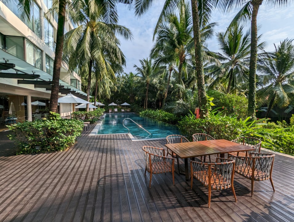 Pool InterContinental Phu Quoc Long Beach Resort by IHG