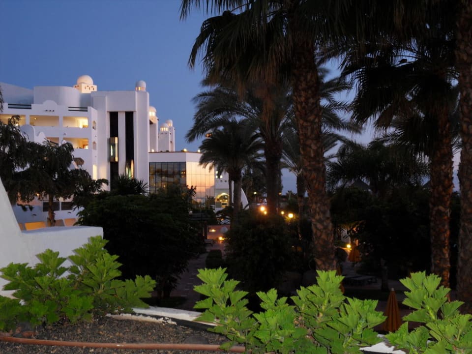 Aussicht vom Balkon am Abend H10 Timanfaya Palace - Adults only