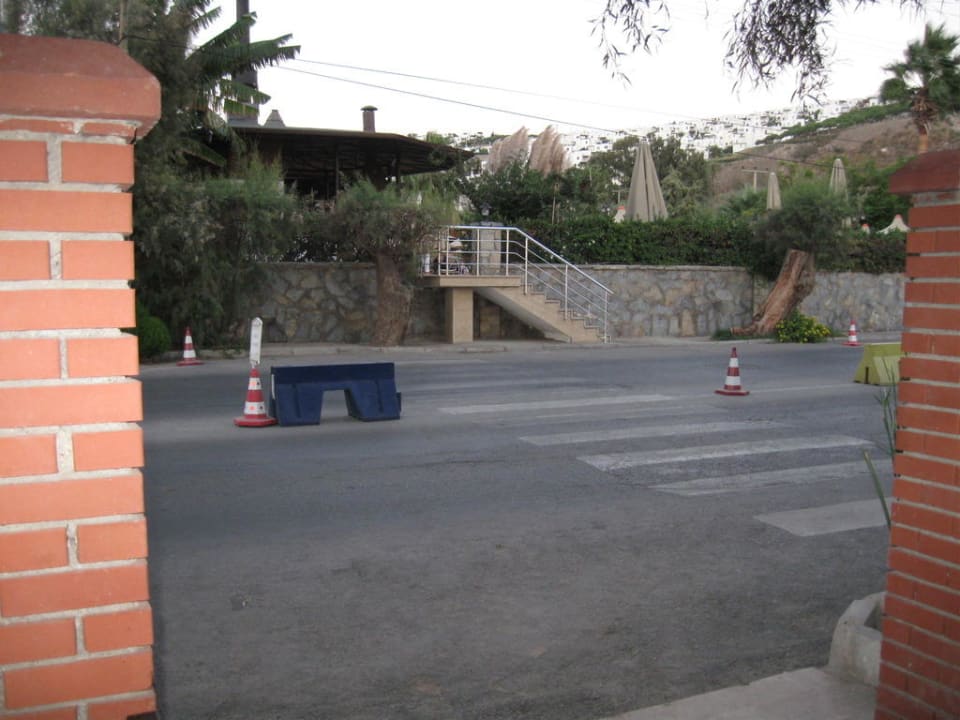 Übergang Strand Pool Golden Beach Bodrum