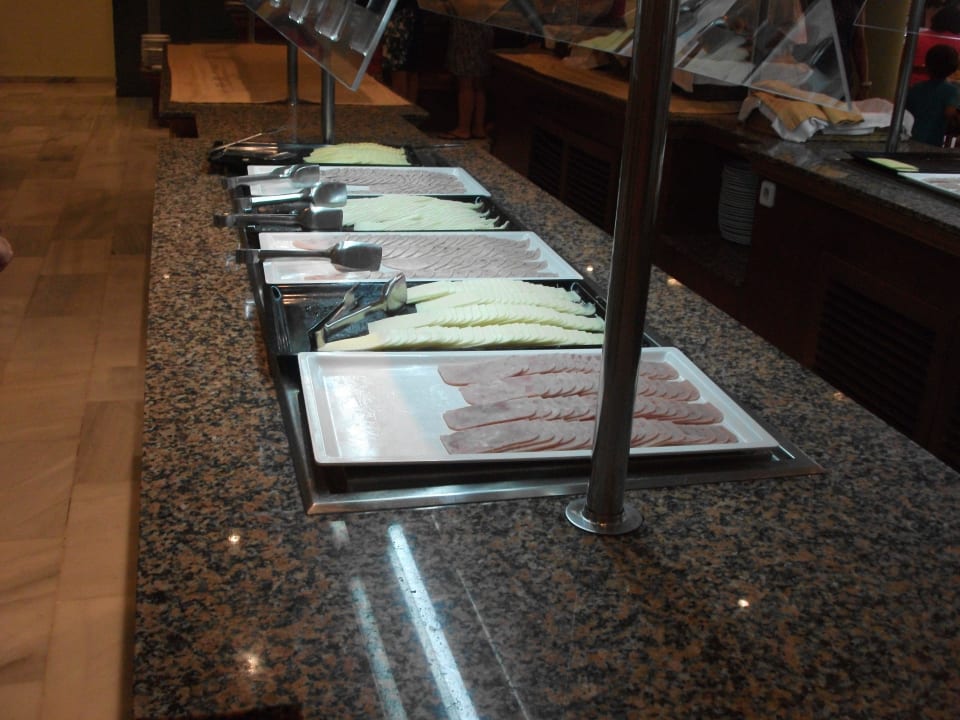 Teile des Morgen-Büffet Garbí Cala Millor