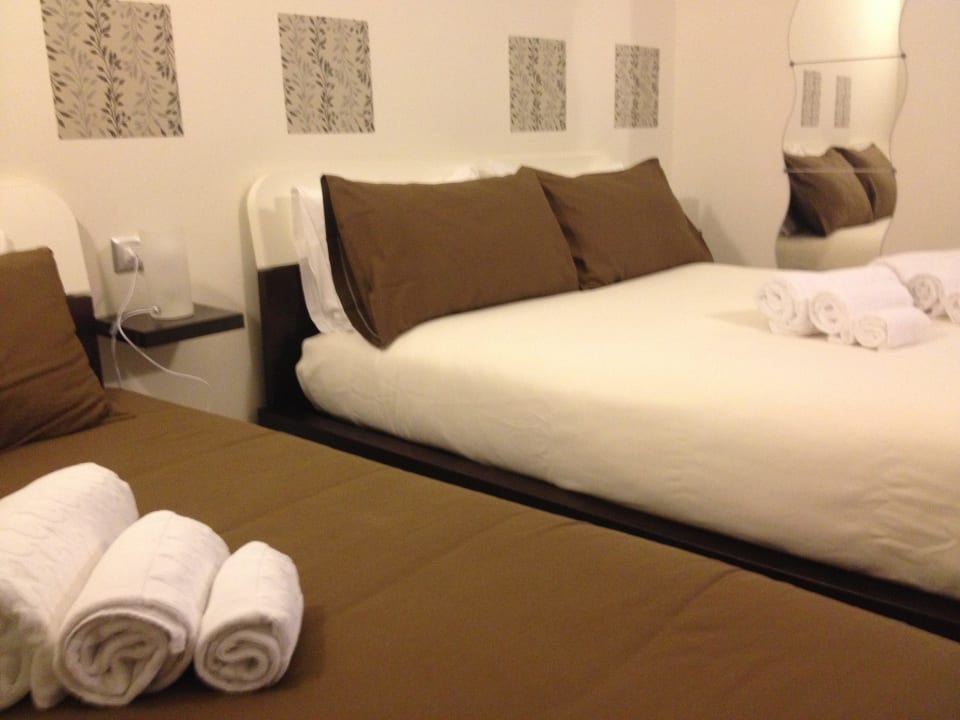 Camera San Pietro C'Est La Vie Suites