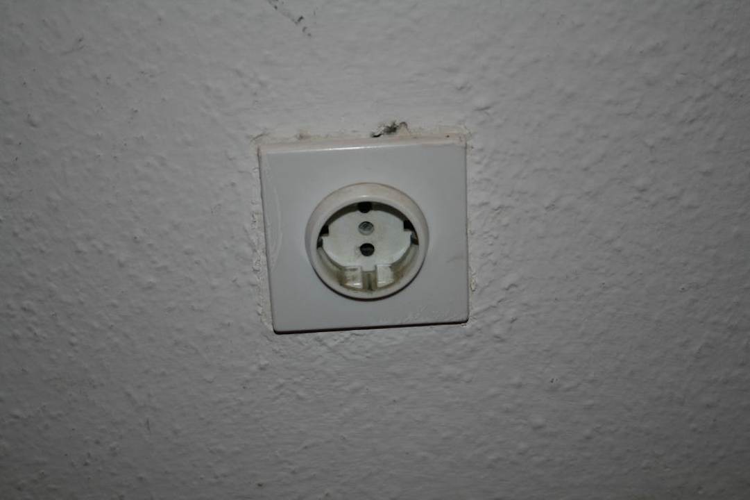 Steckdose im Flur ohne Kindersicherung Rivijera Villen & Dependance Flora & Madera